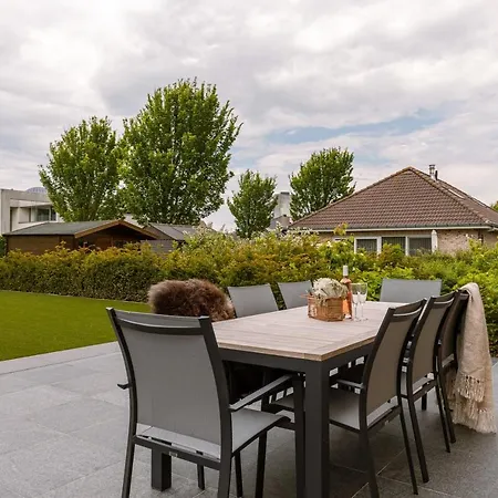 Fantastic Family With Beautiful Garden * 奥斯滕德